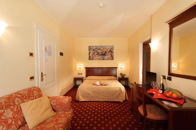 Hotel Mistrello Di Savoia Borgo Val di Taro Zewnętrze zdjęcie