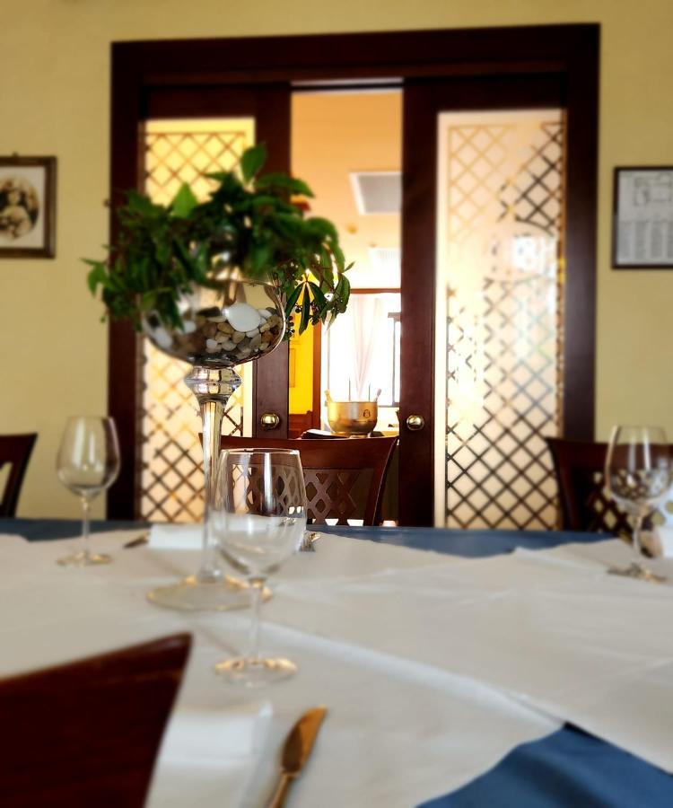 Hotel Mistrello Di Savoia Borgo Val di Taro Zewnętrze zdjęcie